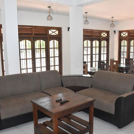Silverline Guest House Anuradhapura Exterior photo