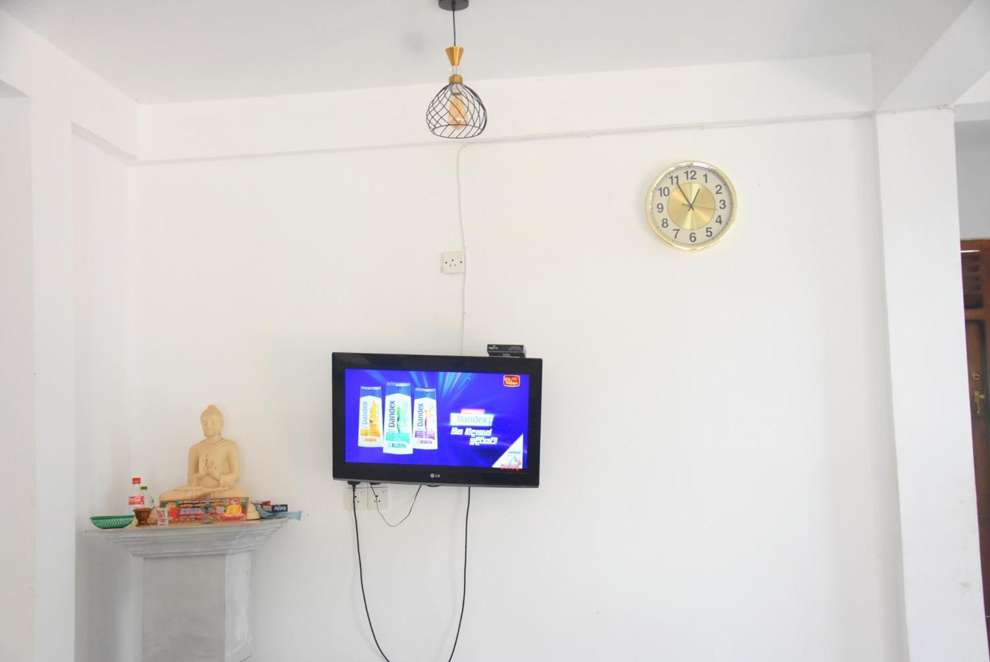 Silverline Guest House Anuradhapura Exterior photo