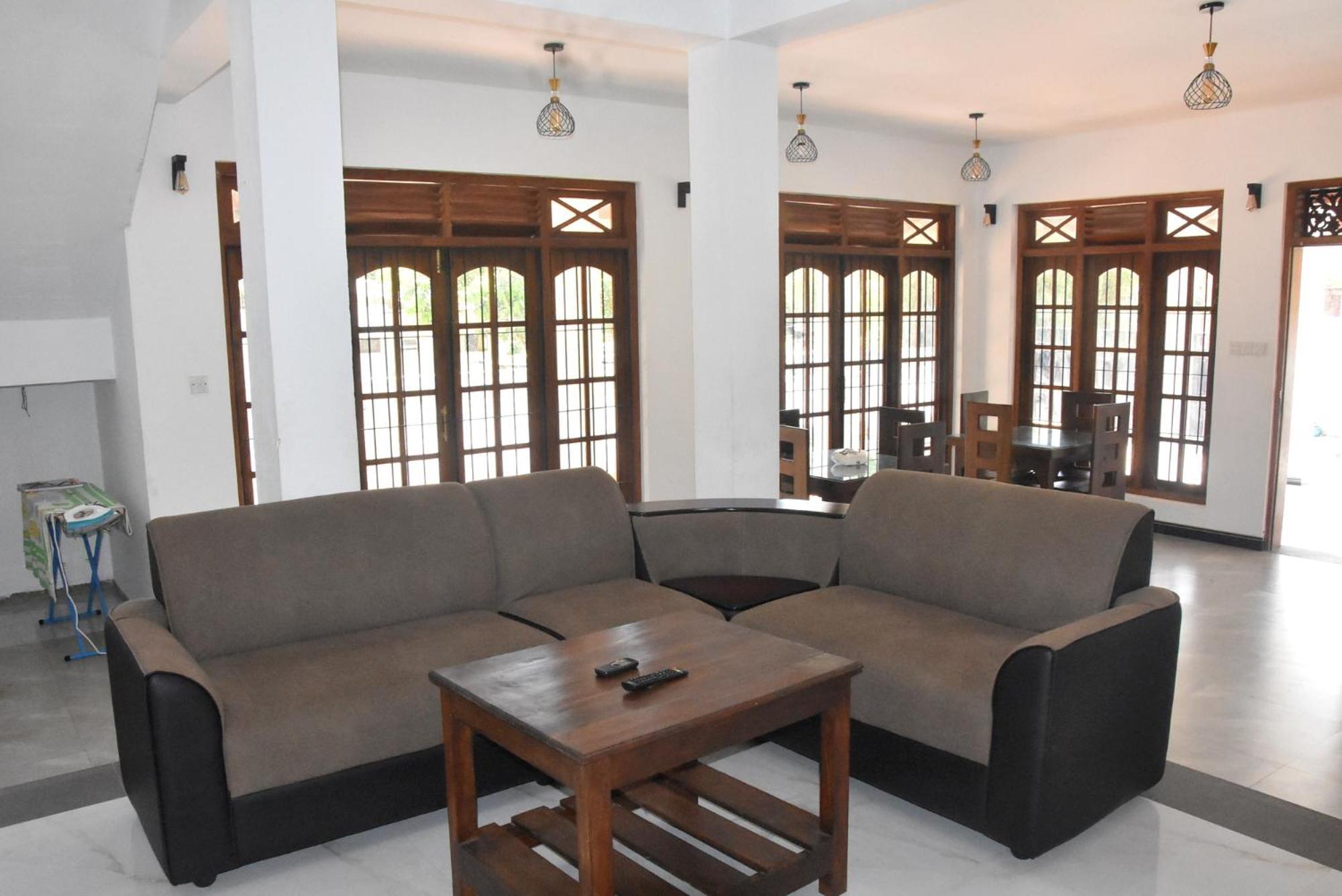 Silverline Guest House Anuradhapura Exterior photo