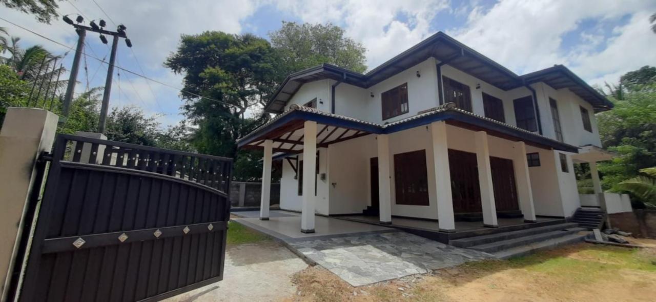 Silverline Guest House Anuradhapura Exterior photo