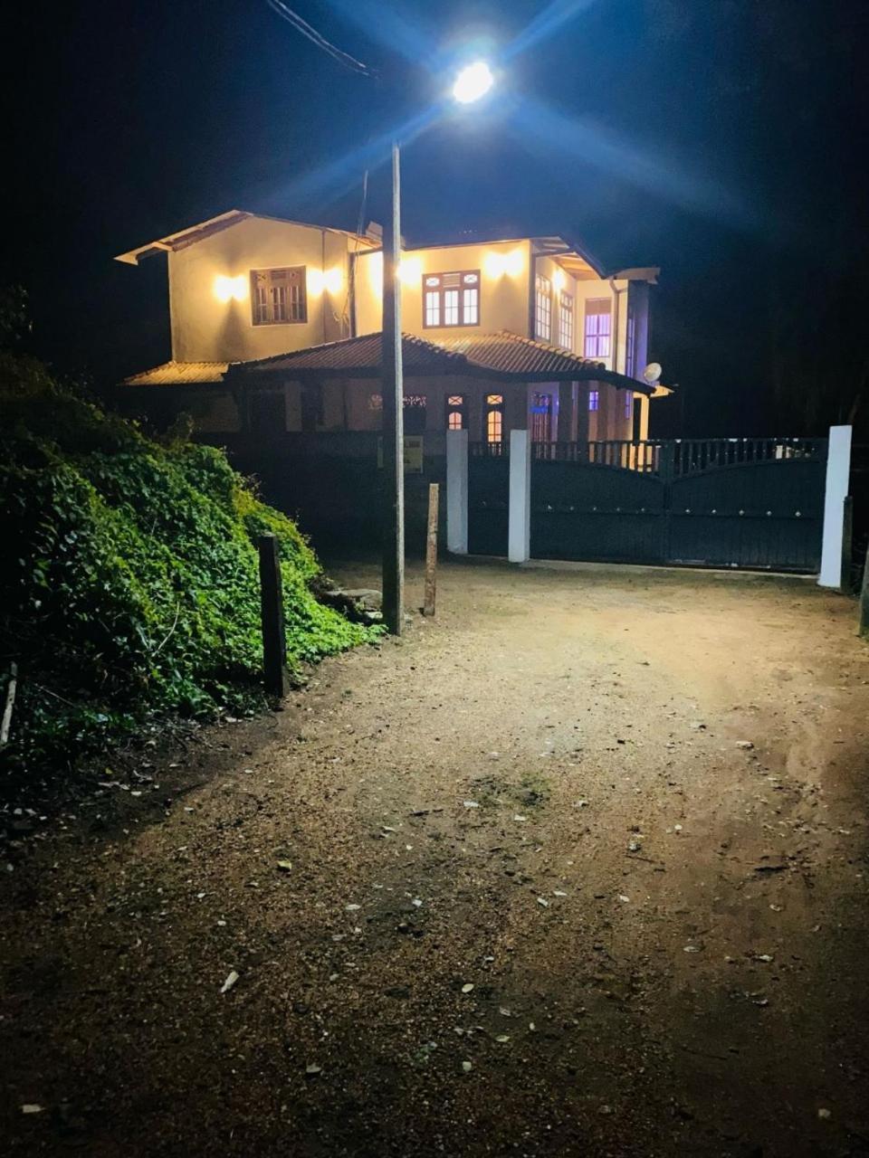 Silverline Guest House Anuradhapura Exterior photo